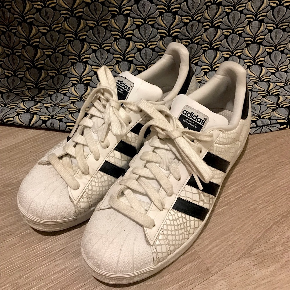 Snake print adidas